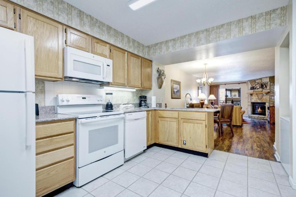 Apartamento Heart Of Gatlinburg, Sleep 6-8 Exterior foto
